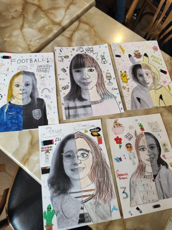 Atelier autoportrait dessin et posca